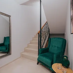 Virgine Maria I Apartman